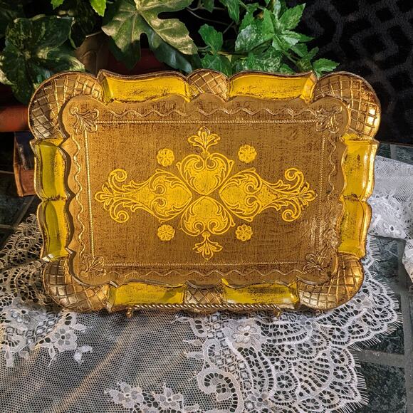 9" x 11" Vintage Italian Florentine Gold Gilt Decorative Wooden Serving Tray - Picture 1 of 10